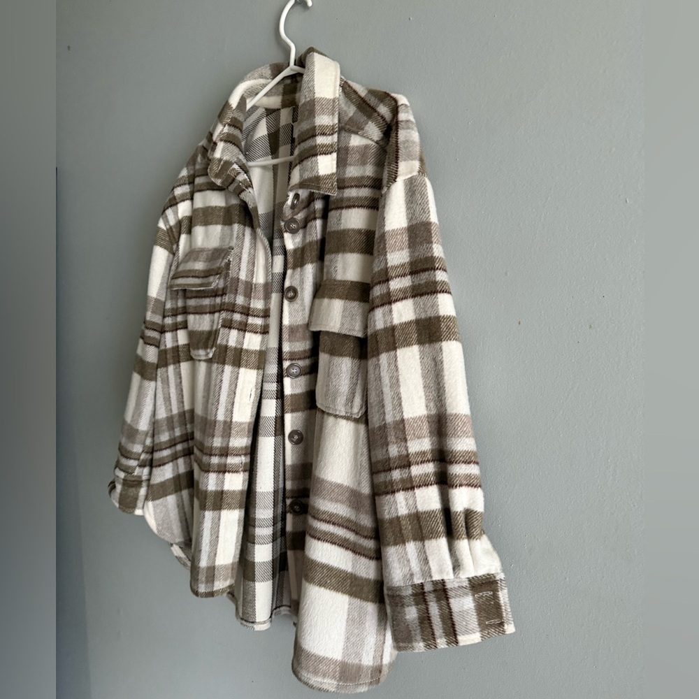 All neutral Plaid Button-Up Sherpa Shacket size L - Picture 6 of 8